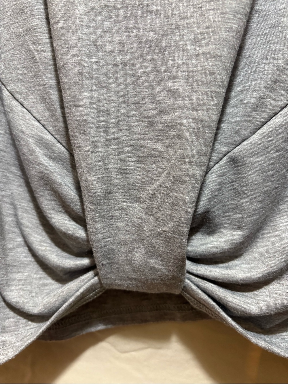 Cnokzol Women’s Size XL Grey Twist-Hem Long Sleeve Tee with Leopard Pocket - Picture 4 of 5